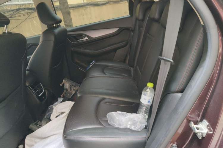 Used Baojun 560 2015 1.8L manual luxury version Left Rear Seat