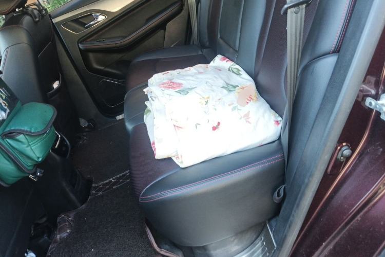 Used Baojun 560 2015 1.8L manual luxury version Left Rear Seat