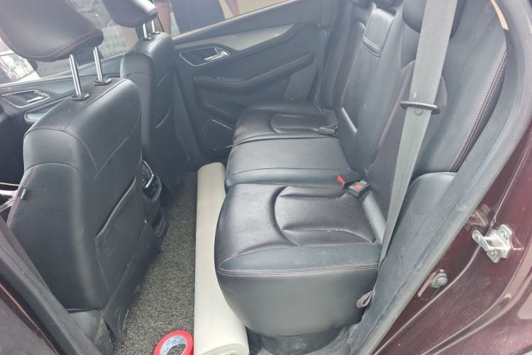 Used Baojun 560 2015 1.8L manual luxury version Left Rear Seat