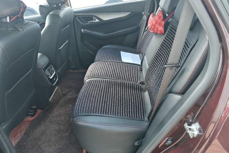 Used Baojun 560 2015 1.8L manual luxury version Left Rear Seat