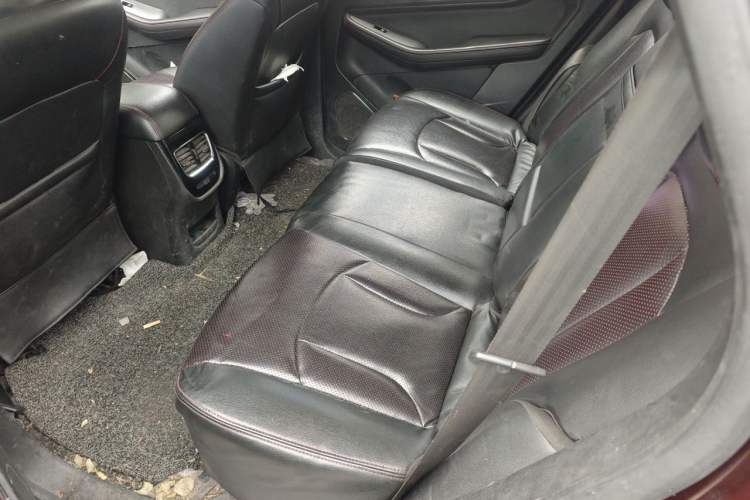 Used Baojun 560 2015 1.8L manual luxury version Left Rear Seat