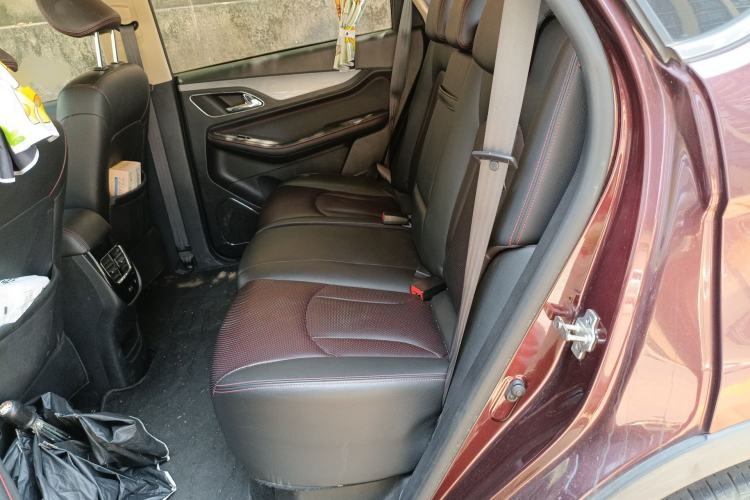 Used Baojun 560 2015 1.8L manual luxury version Left Rear Seat