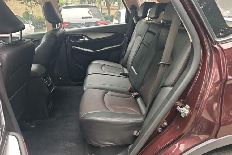 Used Baojun 560 2015 1.8L manual luxury version Left Rear Seat