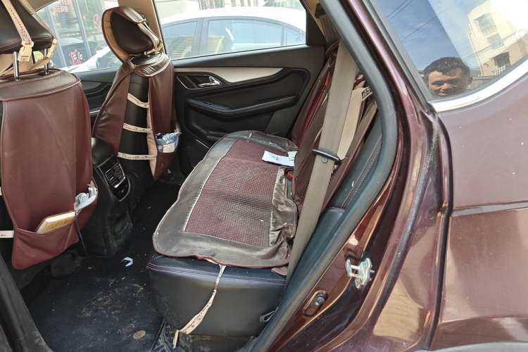 Used Baojun 560 2015 1.8L manual luxury version Left Rear Seat
