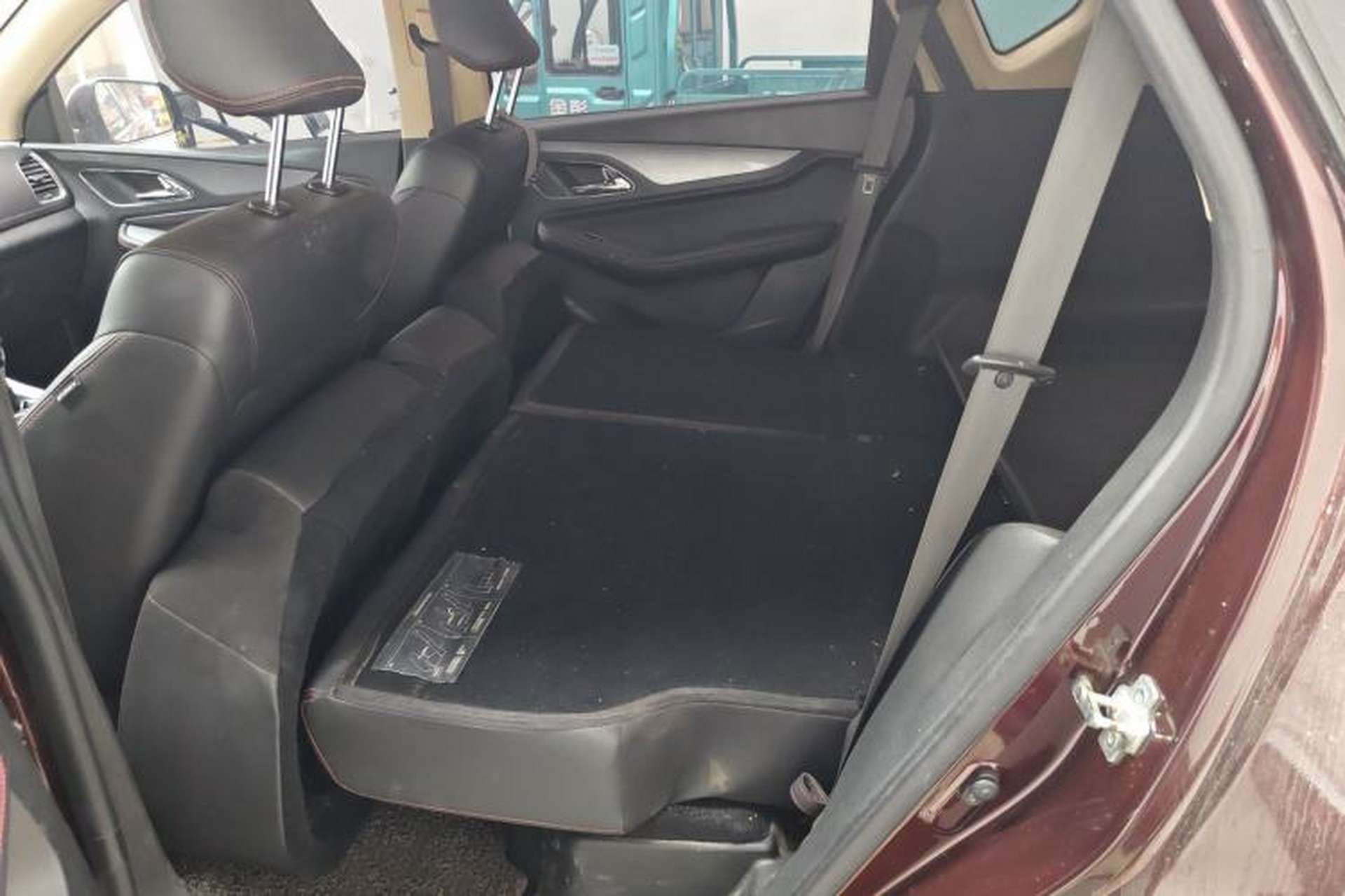 Used Baojun 560 2015 1.8L manual luxury version Left Rear Seat