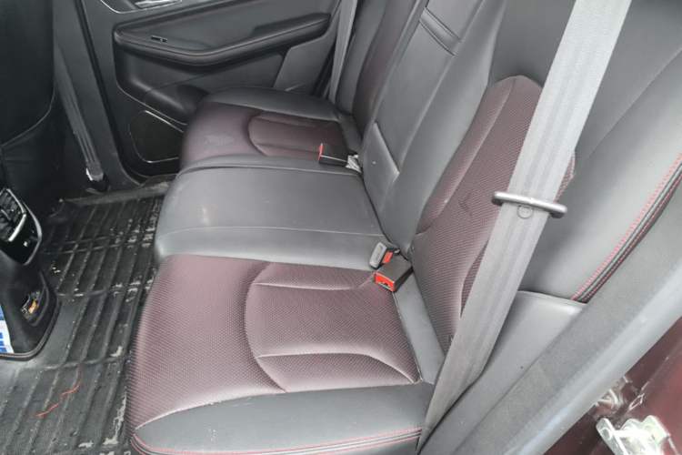 Used Baojun 560 2015 1.8L manual luxury version Left Rear Seat