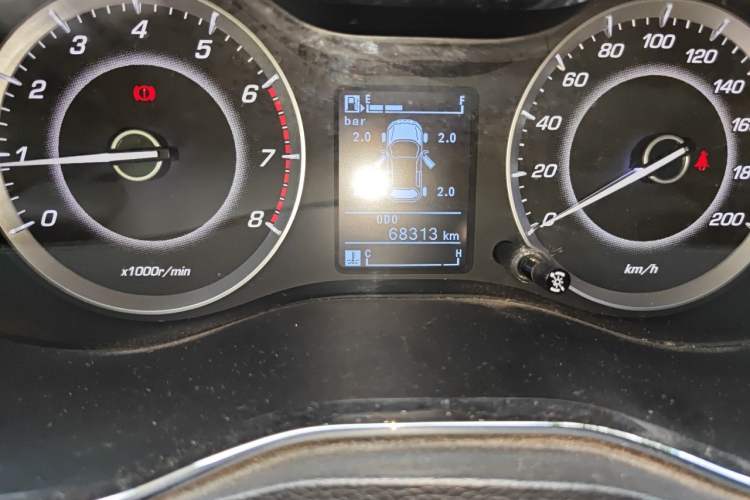 Used Baojun 560 2015 1.8L manual luxury version Odometer Close Up