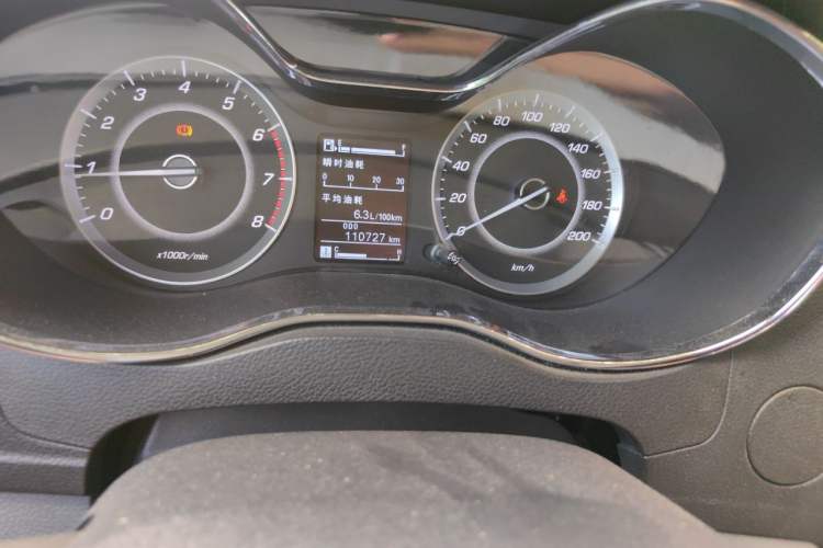 Used Baojun 560 2015 1.8L Manual Elite Edition Odometer Close Up