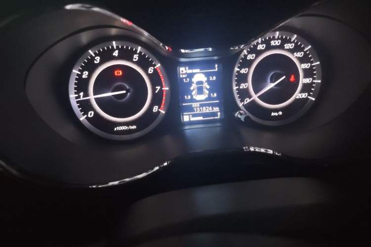 Used Baojun 560 2015 1.8L manual luxury version Odometer Close Up