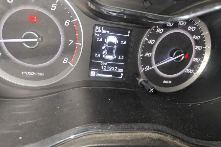 Used Baojun 560 2015 1.8L manual luxury version Odometer Close Up