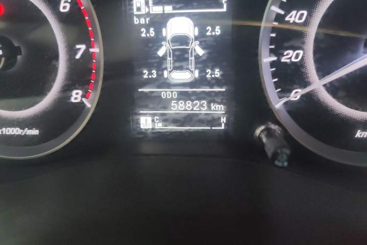 Used Baojun 560 2015 1.8L manual luxury version Odometer Close Up
