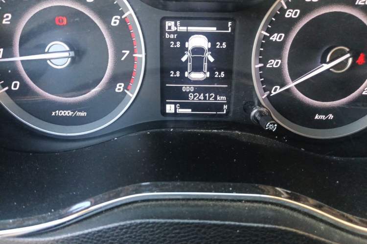 Used Baojun 560 2015 1.8L manual luxury version Odometer Close Up