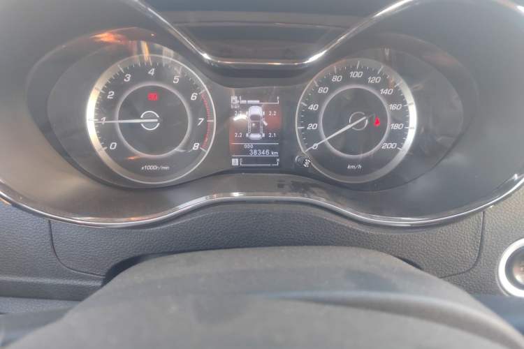 Used Baojun 560 2015 1.8L manual luxury version Odometer Close Up