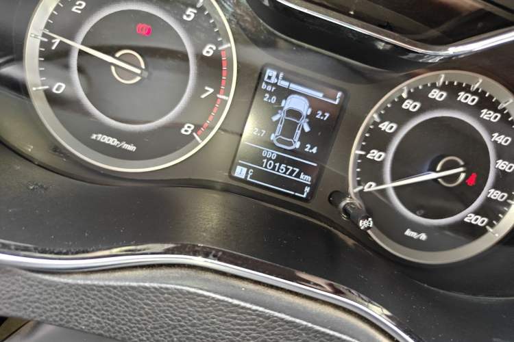 Used Baojun 560 2015 1.8L manual luxury version Odometer Close Up