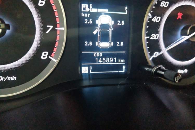 Used Baojun 560 2015 1.8L manual luxury version Odometer Close Up