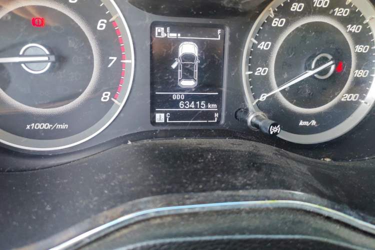 Used Baojun 560 2015 1.8L Manual Elite Edition Odometer Close Up