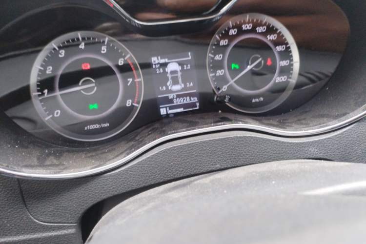Used Baojun 560 2015 1.8L manual luxury version Odometer Close Up