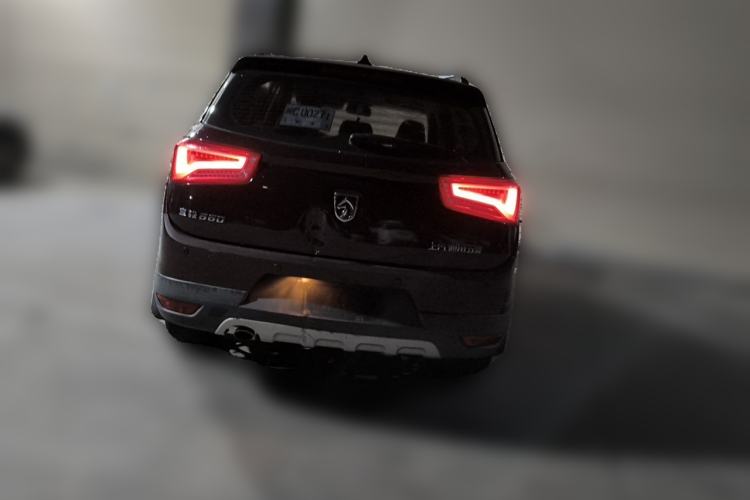 Used Baojun 560 2015 1.8L manual luxury version Rear
