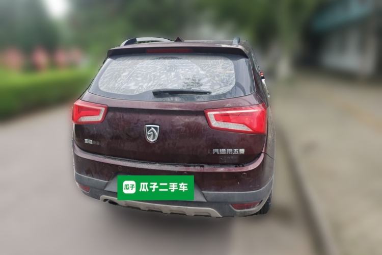 Used Baojun 560 2015 1.8L manual luxury version Rear