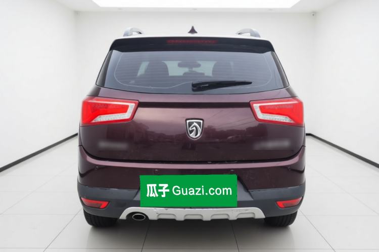 Used Baojun 560 2015 1.8L manual luxury version Rear