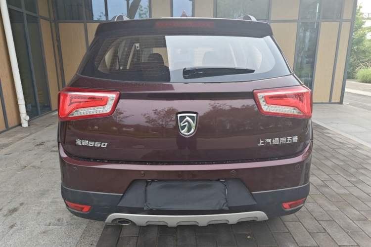 Used Baojun 560 2015 1.8L manual luxury version Rear