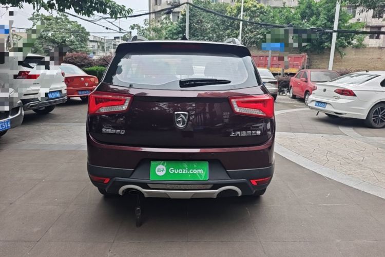 Used Baojun 560 2015 1.8L manual luxury version Rear