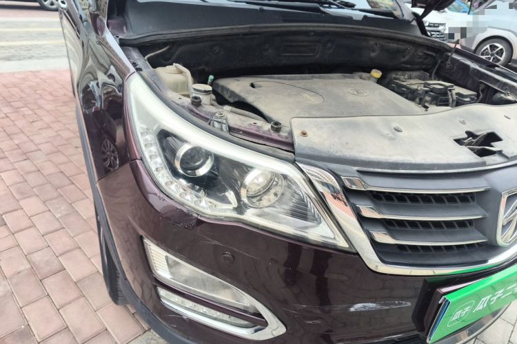 Used Baojun 560 2015 1.8L manual luxury version Right Front Headlight