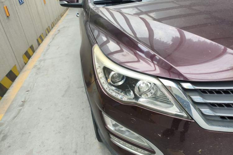 Used Baojun 560 2015 1.8L manual luxury version Right Front Headlight