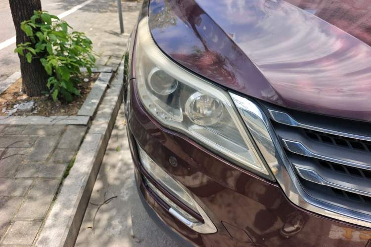 Used Baojun 560 2015 1.8L manual luxury version Right Front Headlight