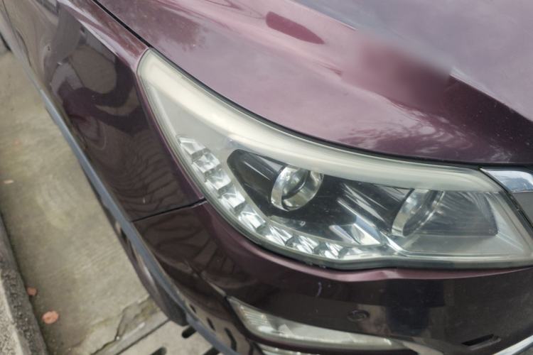 Used Baojun 560 2015 1.8L manual luxury version Right Front Headlight