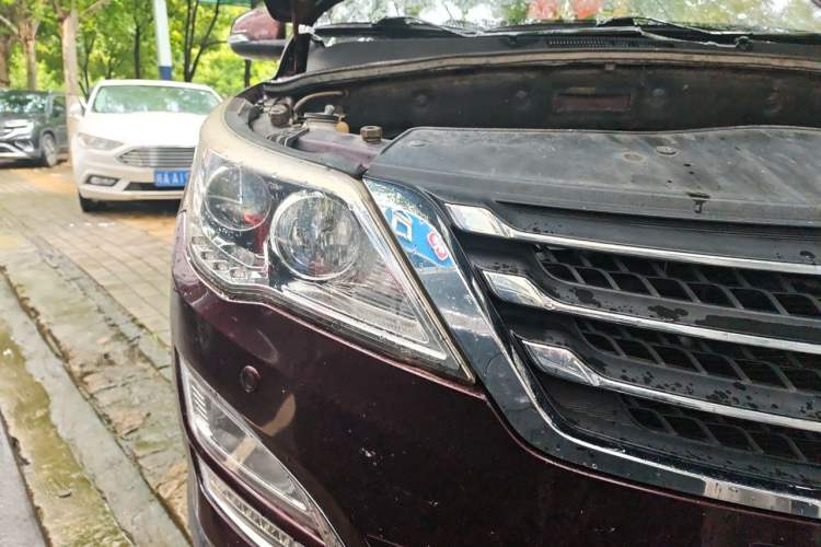 Used Baojun 560 2015 1.8L manual luxury version Right Front Headlight