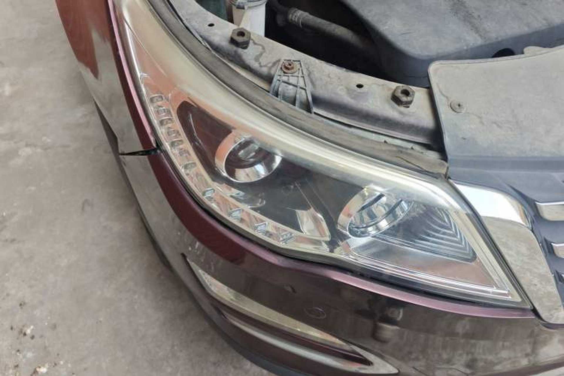 Used Baojun 560 2015 1.8L manual luxury version Right Front Headlight