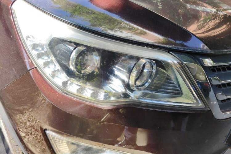 Used Baojun 560 2015 1.8L manual Comfort trim level Right Front Headlight