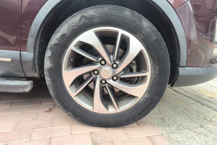 Used Baojun 560 2015 1.8L manual luxury version Right Front Wheel Hub