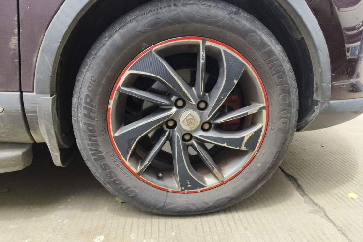 Used Baojun 560 2015 1.8L manual luxury version Right Front Wheel Hub