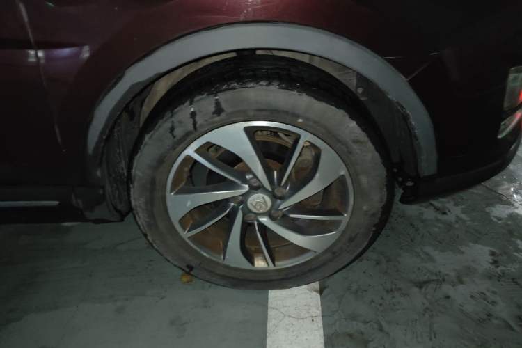 Used Baojun 560 2015 1.8L manual luxury version Right Front Wheel Hub