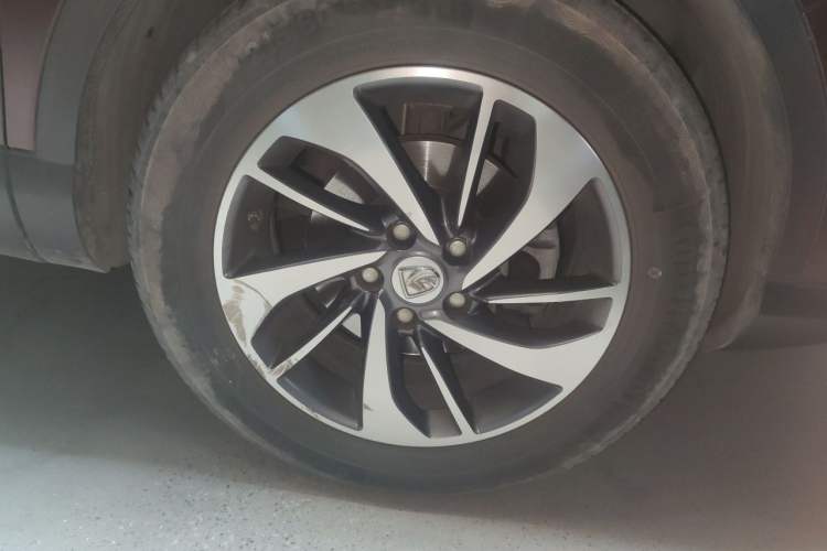 Used Baojun 560 2015 1.8L manual luxury version Right Front Wheel Hub