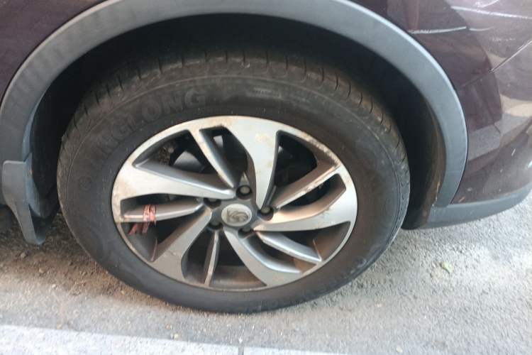 Used Baojun 560 2015 1.8L manual luxury version Right Front Wheel Hub