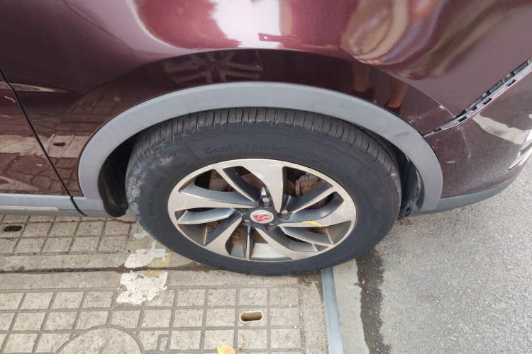 Used Baojun 560 2015 1.8L manual luxury version Right Front Wheel Hub
