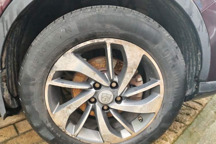 Used Baojun 560 2015 1.8L manual luxury version Right Front Wheel Hub