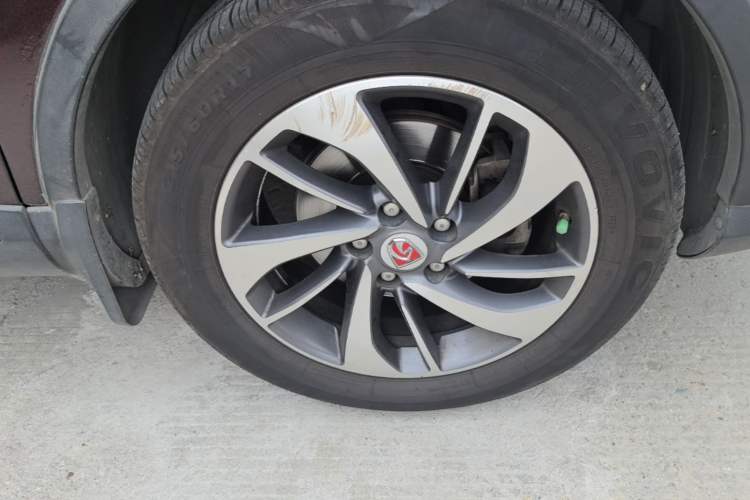 Used Baojun 560 2015 1.8L manual luxury version Right Front Wheel Hub