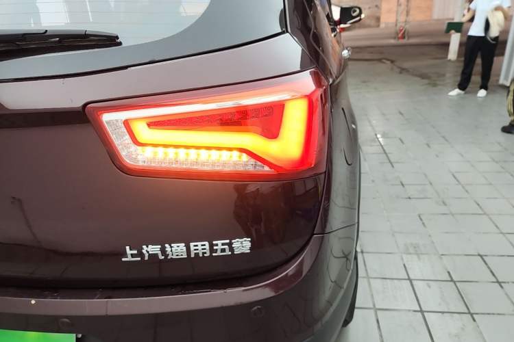 Used Baojun 560 2015 1.8L manual luxury version Right Rear Taillight