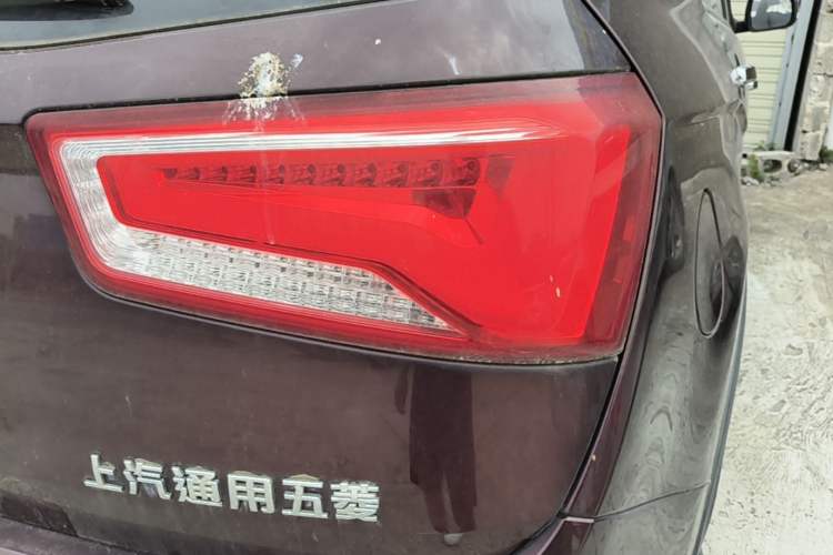 Used Baojun 560 2015 1.8L manual luxury version Right Rear Taillight