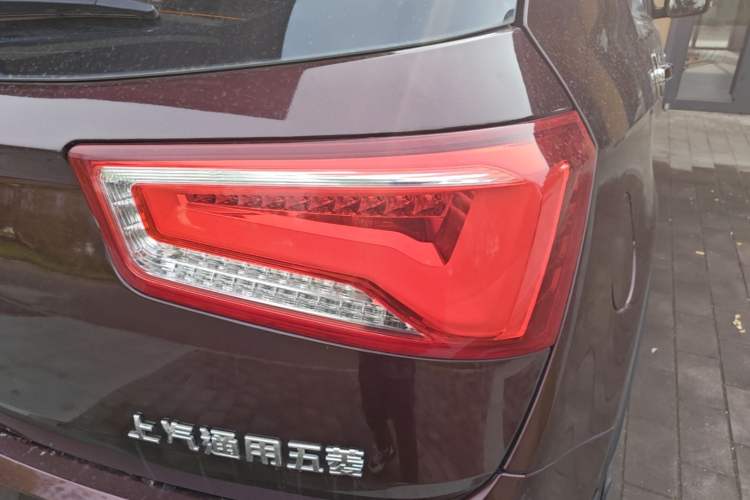 Used Baojun 560 2015 1.8L manual luxury version Right Rear Taillight