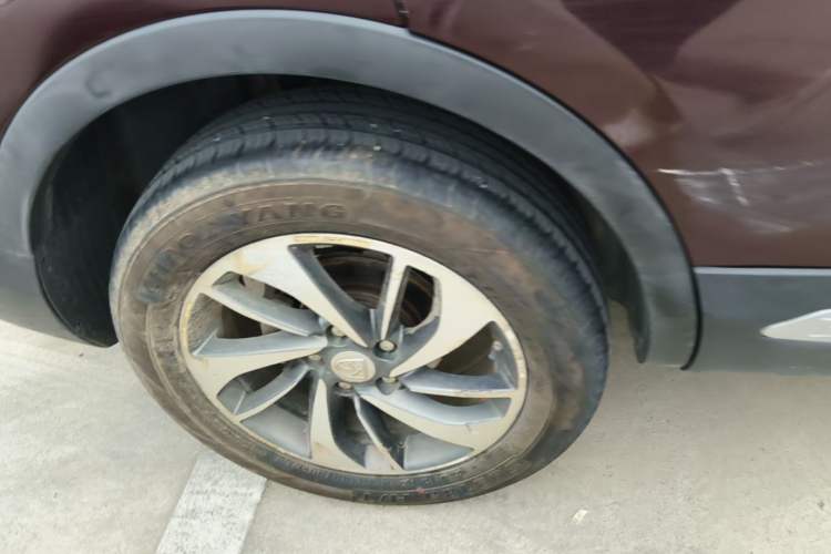 Used Baojun 560 2015 1.8L manual luxury version Right Rear Wheel Hub