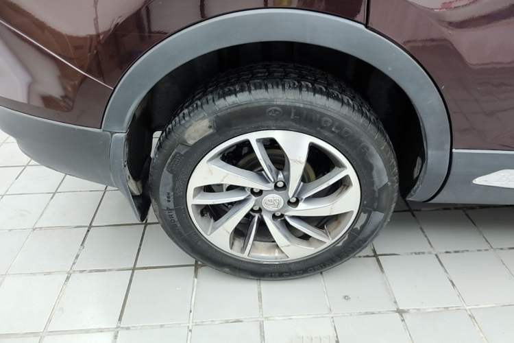 Used Baojun 560 2015 1.8L manual luxury version Right Rear Wheel Hub