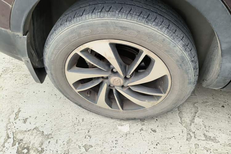 Used Baojun 560 2015 1.8L manual luxury version Right Rear Wheel Hub