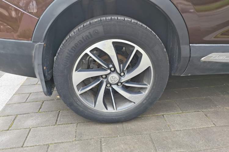 Used Baojun 560 2015 1.8L manual luxury version Right Rear Wheel Hub
