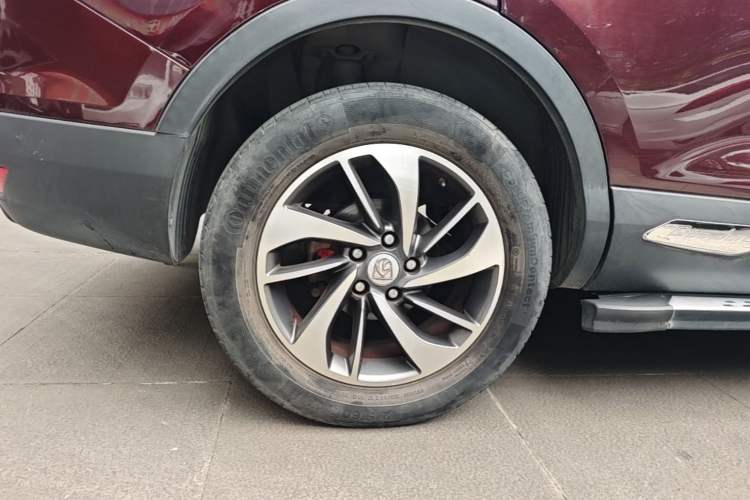 Used Baojun 560 2015 1.8L manual luxury version Right Rear Wheel Hub