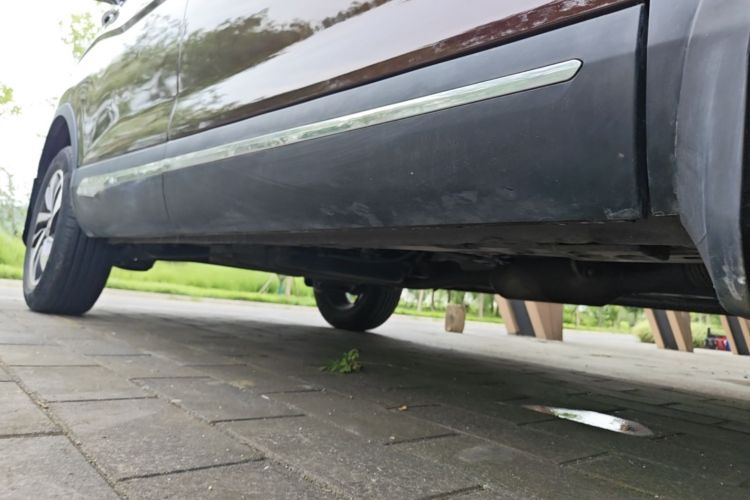 Used Baojun 560 2015 1.8L manual luxury version Right Side Sill